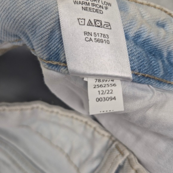 NWT 14 (34) High Rise Frayed Hem Maurices Jean Shorts Distressed Denim Light - Picture 10 of 12